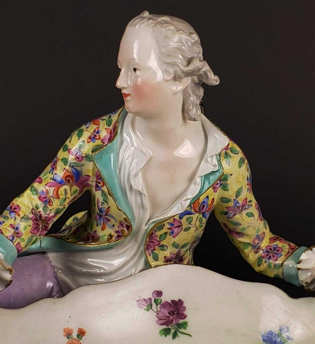 MEISSEN - LARGE PORCELAIN SWEET MEAT DISH, 19th C. (1 of 12)
