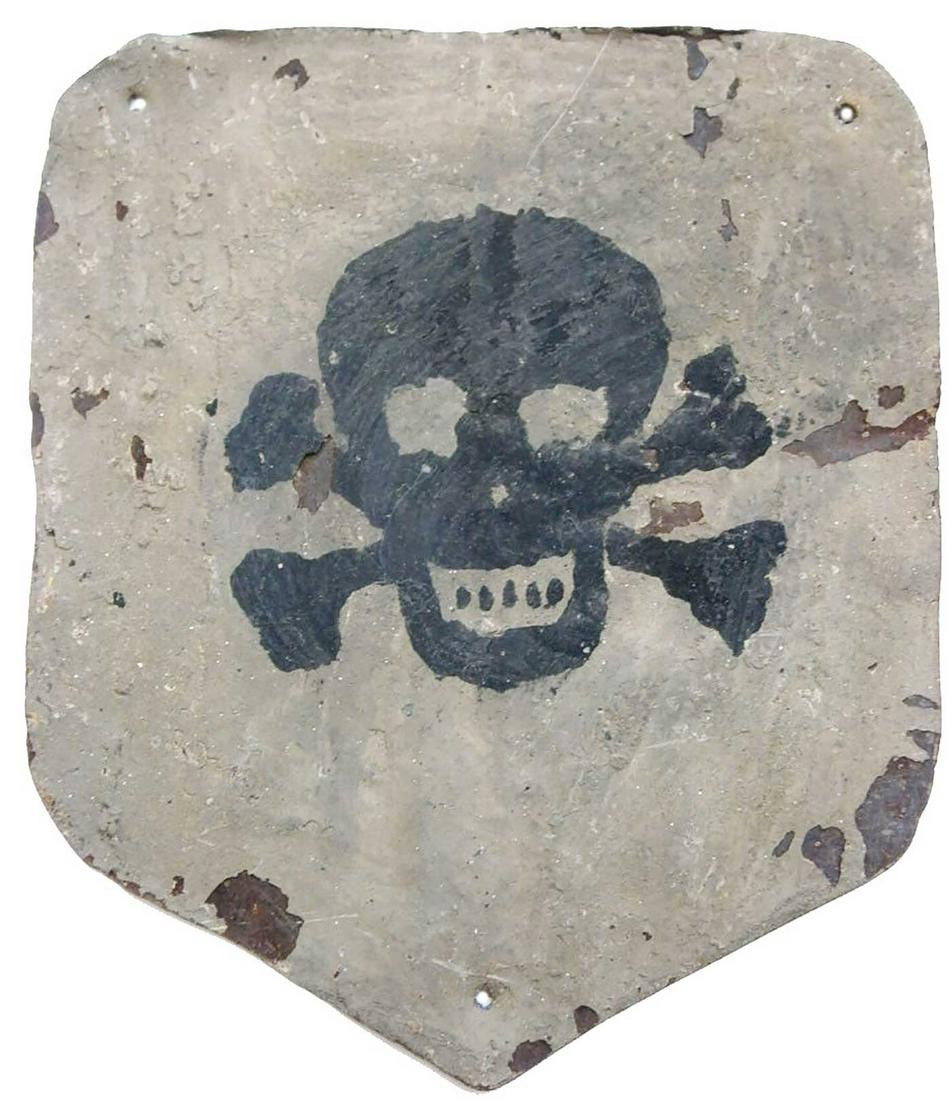GERMAN WW2 SHIELD w. SKULL & BONES (1 of 10)