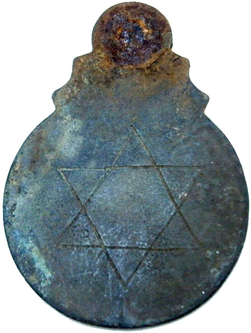 JEWISH ANTIQUE BRONZE BADGE w. STAR of DAVID: JEWISH ANTIQUE BRONZE BADGE with STAR of DAVID Bronze. CONDITION: The item is described to the best of our knowledge. Please refer to pictures and email with any questions. SIZE: 37 x 26 mm. ESTIMATE