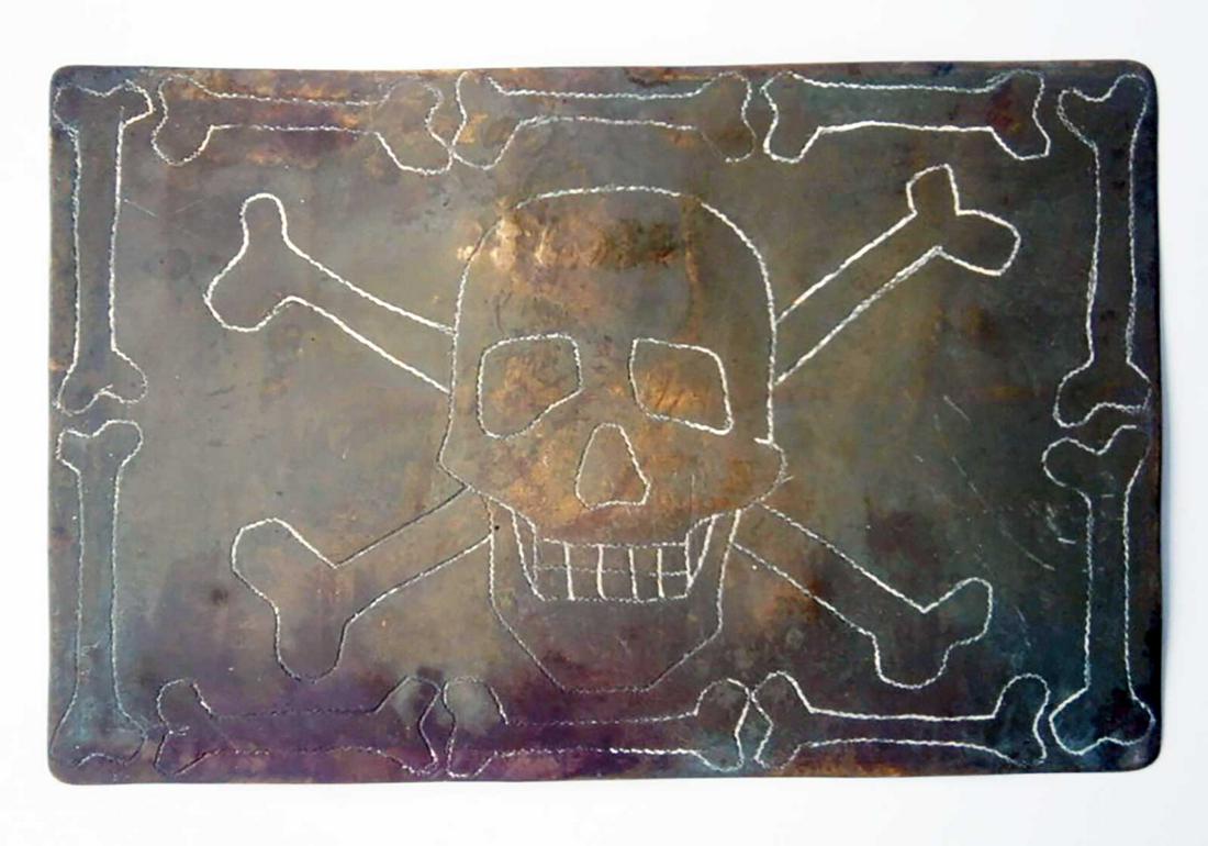 GERMAN WW2 POSTCARD w. SKULL & BONES: GERMAN WW2 POSTCARD with SKULL and BONES Extremely rare. Very unusual Post Card. Trench art. From real old collection! The item is for historic museum or private collection. Metal. CONDITION: The item