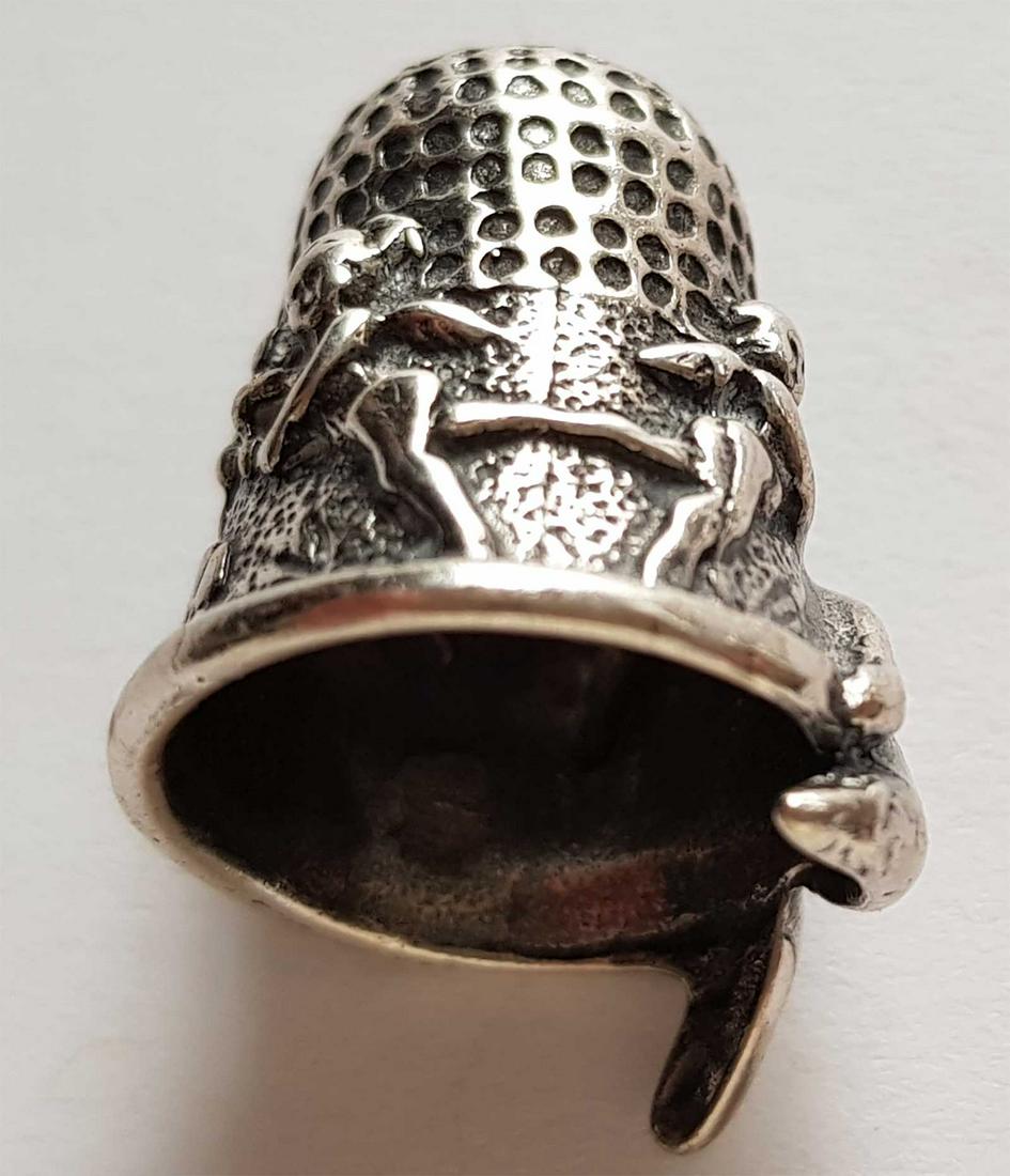 SILVER THIMBLE, COLLECTIBLE and ATTRACTIVE: SILVER THIMBLE, COLLECTIBLE and ATTRACTIVE We are selling a collection of thimbles - please see the image. CONDITION: The item is described to the best of our knowledge. Please refer to pictures and e