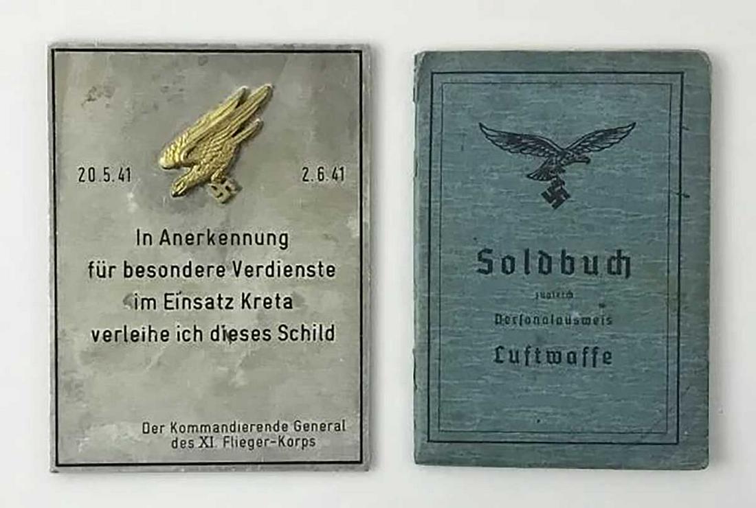RARE GERMAN WW2 FALLSCHIRMJAGER SOLDBUCH & AWARD (1 of 12)