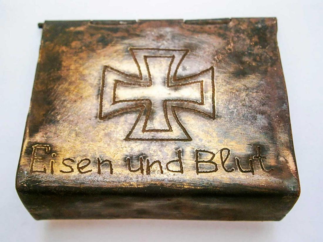 GERMAN WW2 CLIP for MATCHES w. IRON CROSS: RARE GERMAN WW2 CLIP for MATCHES with IRON CROSS Clip has Inscription in German: Eisen und Blut. Trench art. Rare historical item. The item is perfect for museum or private collection. CONDITION: The 
