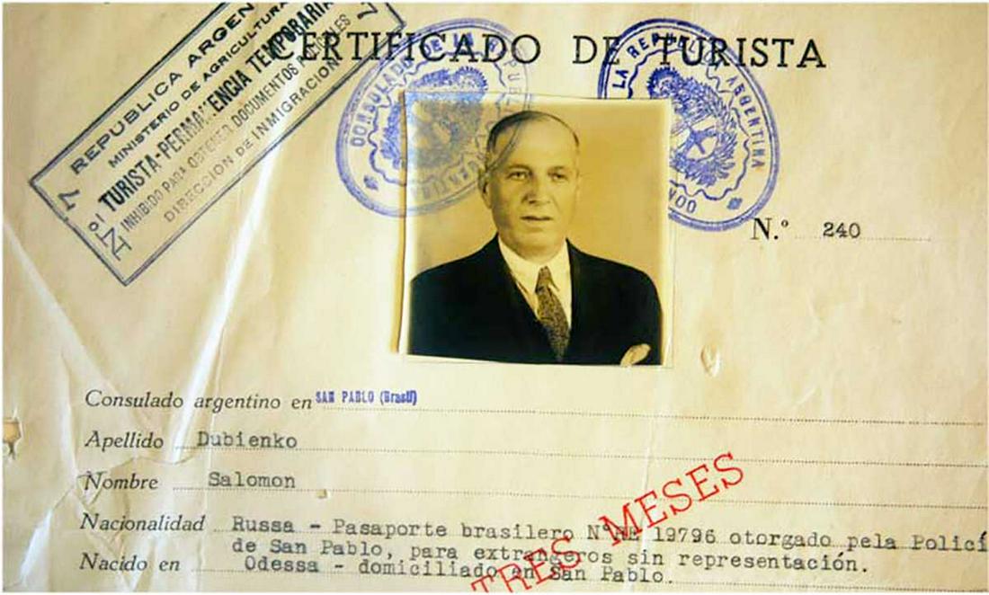 EXTREMELY RARE JEWISH WW2 VISA DOCUMENT, 1928: EXTREMELY RARE JEWISH WW2 VISA DOCUMENT, 1939 Visa to Argentina. The page is 29.5 cm long. A unique historical and museum item. Extremely rare. Folding signs with tiny tears. Fine condition. Please no