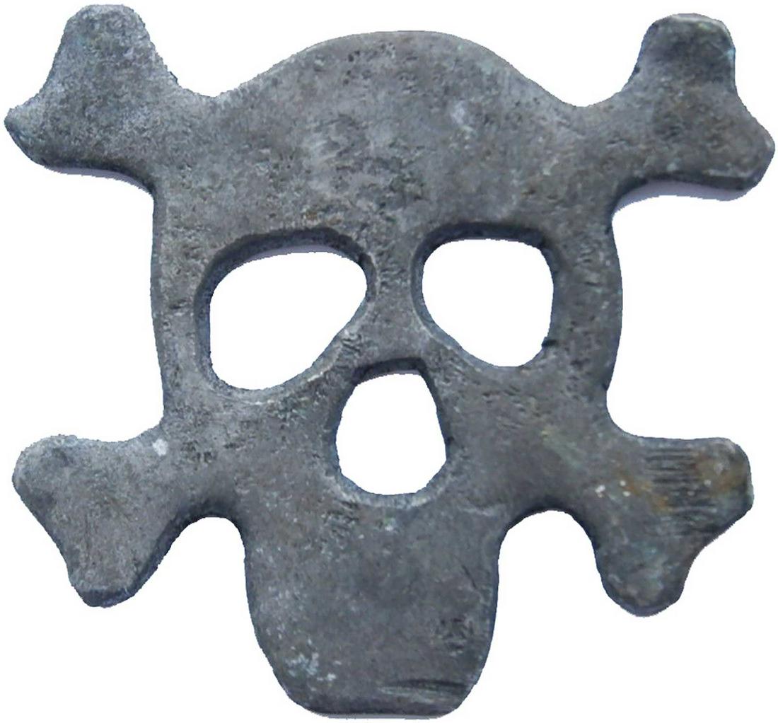 GERMAN WW2 BADGE SKULL & BONES: GERMAN WW2 BADGE SKULL and BONES, TRENCH ART For Special Forces. CONDITION: The item is described to the best of our knowledge. Please refer to pictures and email with any questions. SIZE: 53 x 52 mm