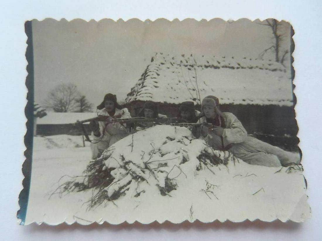 RUSSIAN SOVIET WW2 PHOTO of PARTISANS w. PPSH, 1941 (1 of 10)