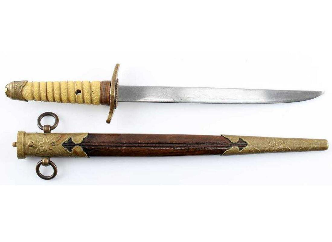 WWII IMPERIAL JAPANESE NAVY OFFICER DAGGER, DIRK (1 of 15)