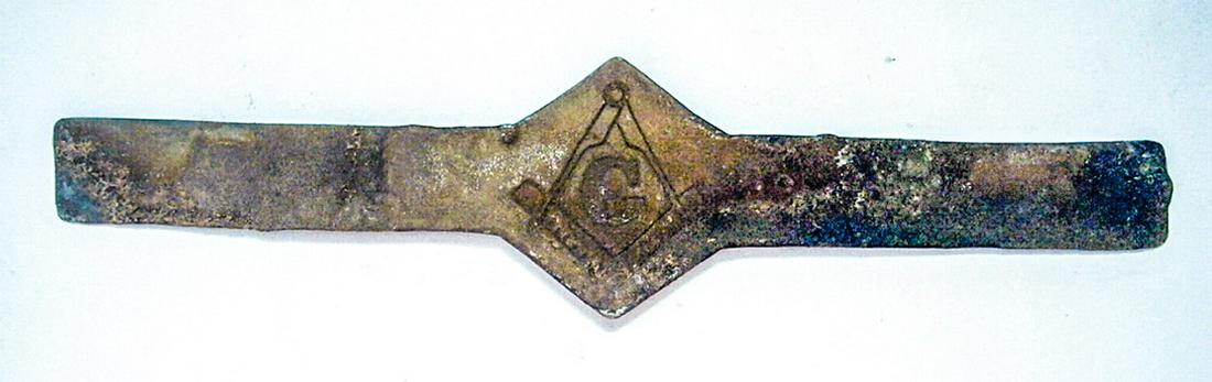 WW2 FREEMASONRY BRACELET, SQUARE & COMPASSES: RARE WW2 FREEMASONRY BRACELET, SQUARE and COMPASSES Hitler strongly believed that the Jews and Freemasons in tandem controlled the press, which is evident from his book Mein Kampf: 'The general pacifi