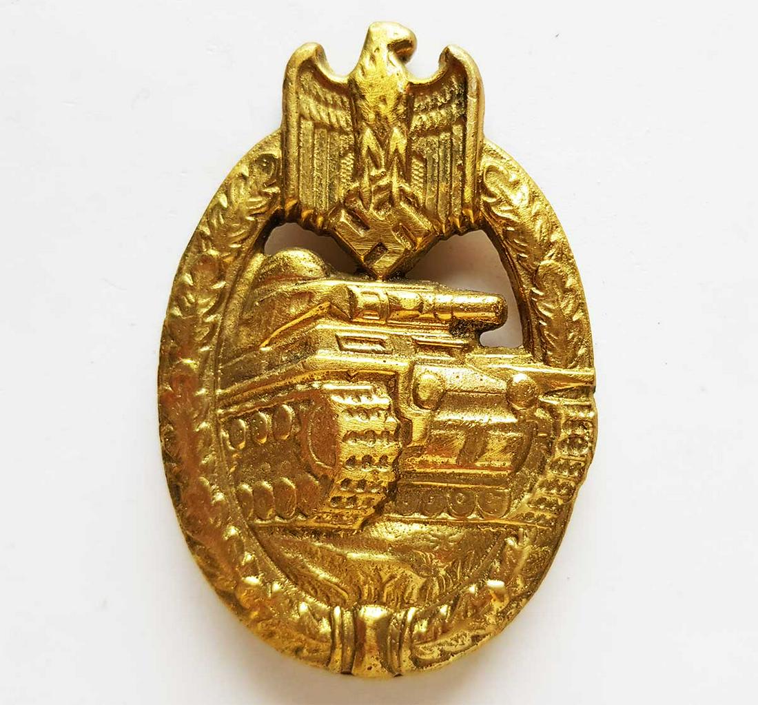 GERMAN WW2 BADGE (1 of 2)
