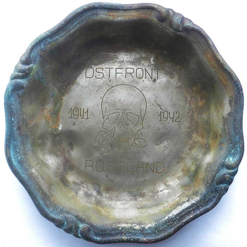 GERMAN WW2 PRESENTATION PLATE with SKULL & ROSE: GERMAN WW2 PRESENTATION PLATE with SKULL and ROSE, 1941-1942 The plate is engraved: Skull and ROSE, RUSSLAND, Ostfront, 1941-1942. Engraving is done using old technique - please look at the images. CO