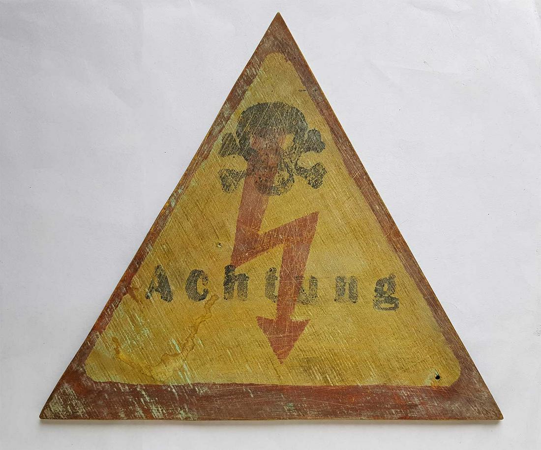 RARE GERMAN WW2 ELECTRIC SIGN STOP with SKULL: RARE GERMAN WW2 ELECTRIC SIGN STOP with SKULL Rare historical item. It was obtained from a large old collection in Europe. CONDITION: Good for age. Showing some wear. The item is described to the best