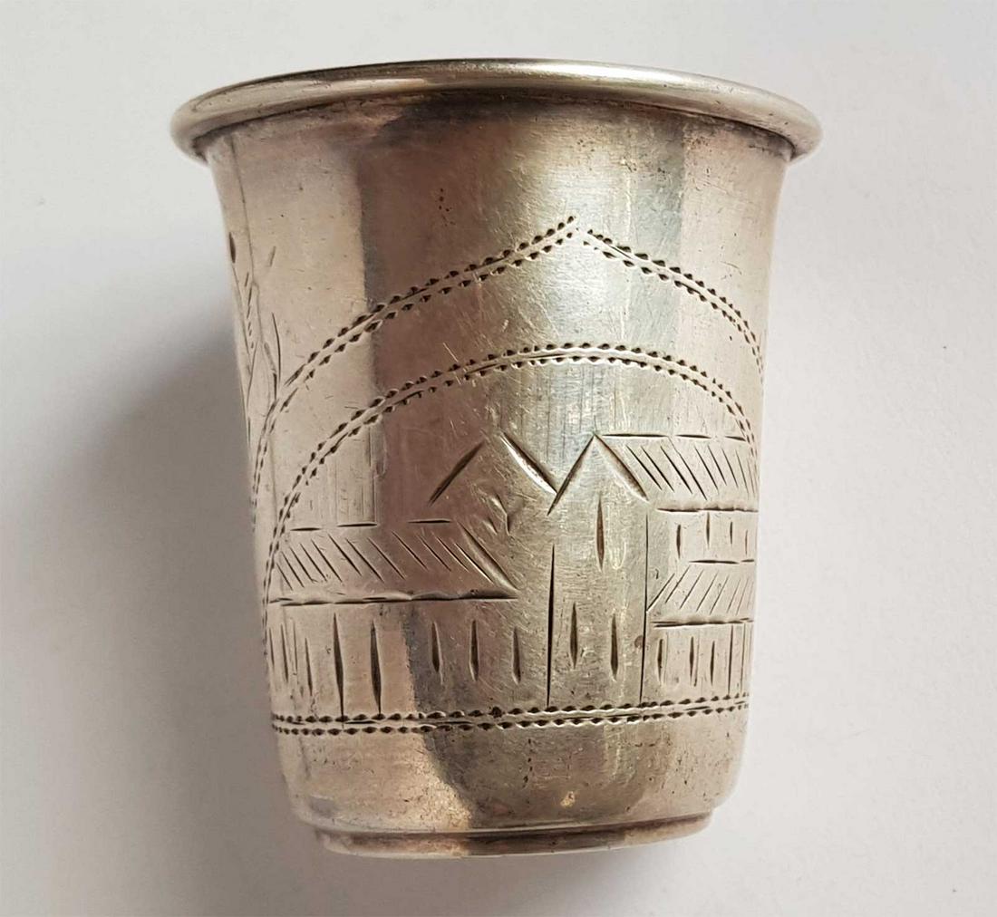RUSSIAN NIELLO SILVER BEAKER, KIDDUSH CUP, 1895: RARE ANTIQUE RUSSIAN NIELLO SILVER BEAKER, KIDDUSH CUP, 1895 Russian, 19th century. Decorated with city scenes. HALLMARKS: '84' silver standard, date '1895', 'CO' in Cyrillic for workmaster and 'IZ' i