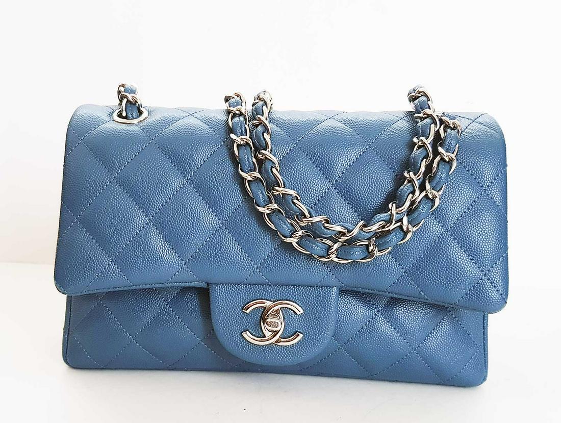 CHANEL MEDIUM CLASSIC  SHOULDER BAG  BLUE (1 of 14)