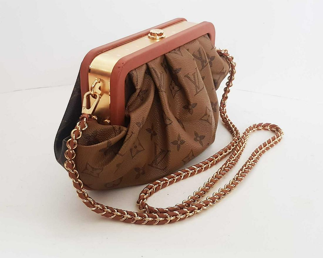 LOUIS VUITTON BOURSICOT EW BAG (1 of 19)