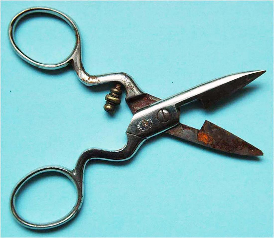 JEWISH WW2 SCISSORS from LITZMANNSTADT, 1939-1943: JEWISH WW2 SCISSORS from LITZMANNSTADT in POLAND, 1939-1943 It was bought by previous owner on Jewish family estate sale along with a few other items in Lodz, Litzmannstadt. ESTIMATE PRICE: $20 - $100