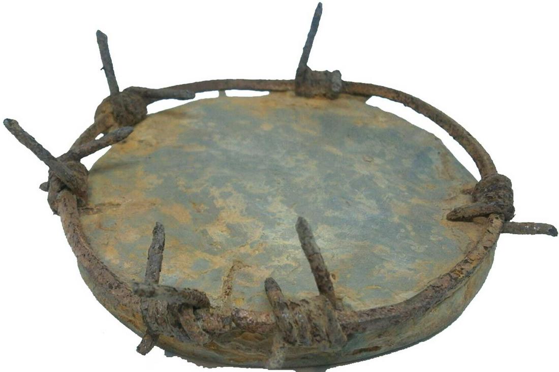 GERMAN WW2 ASHTRAY w. BARBED WIRE from KL, KZ: GERMAN WW2 ASHTRAY with BARBED WIRE from CONCENTRATION CAMP Very unusual item. Selling on consignment. ESTIMATE PRICE: $800 - $1,000. HISTORY of SALES: A few years ago the same item was sold on eBay f