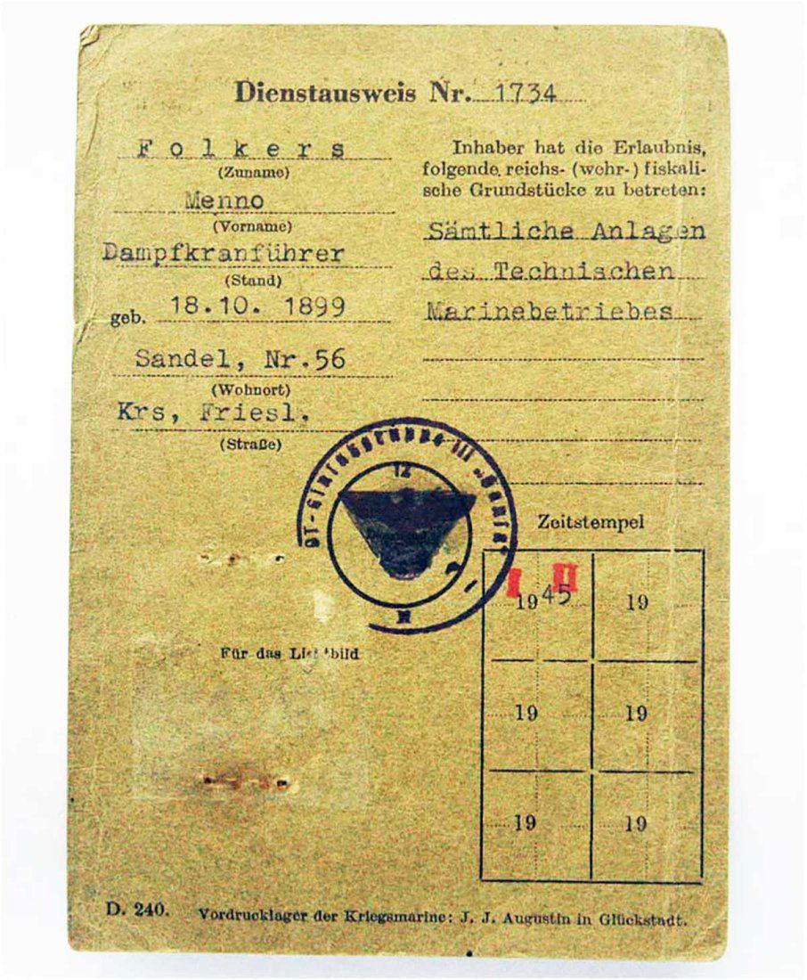 GERMAN WW2 DIENSTAUSWEIS, KRIEGSMARINE 1945 (1 of 8)