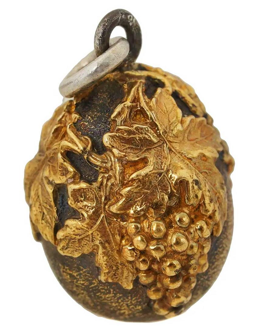 RUSSIAN IMPERIAL SILVER EGG PENDANT w. GRAPE LEAVES (1 of 10)