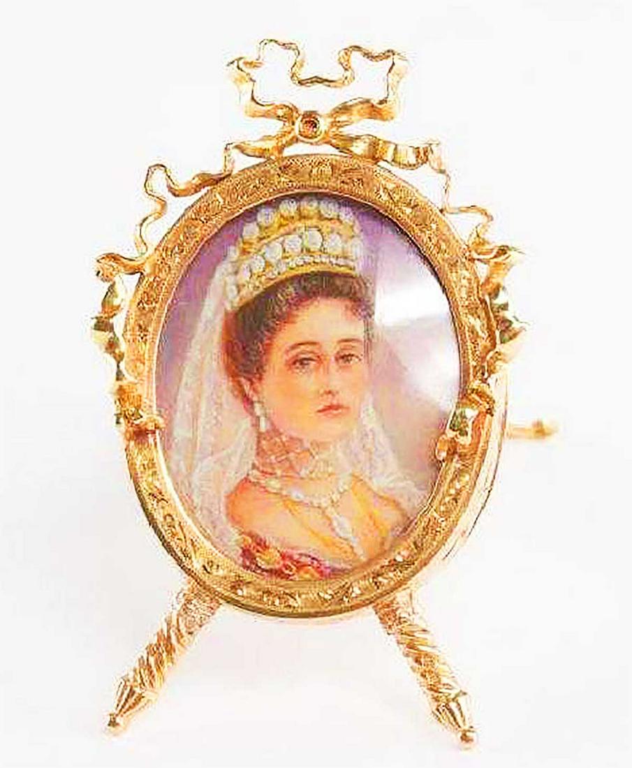 FABERGE - RUSSIAN GOLD PICTURE FRAME w. TSARIZA (1 of 20)