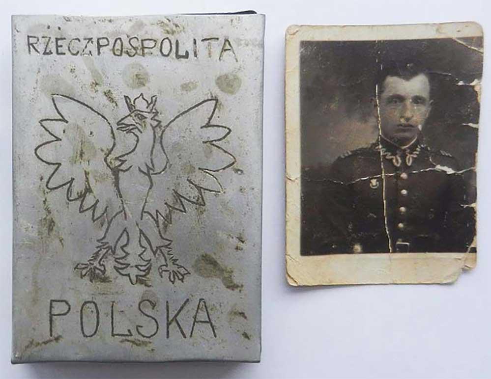 POLISH WW2 CIGARETTE CASE + PHOTO, ARMIA KRAJOWA: POLISH WW2 CIGARETTE CASE + PHOTO + MEDAL, ARMIA KRAJOWA, 1939-1944 The case has Inscription in Polish: 'RZECPOSPOLITA, 15.03.1939, LWOW'. This case was made in 1939 in Lwow, but later the owner of th