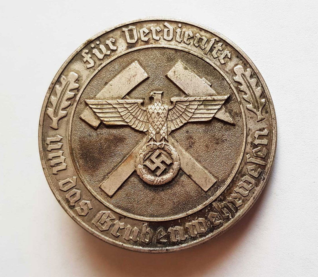 GERMAN WW2 SILVER MINE RESCUE HONOR BADGE (1 of 6)