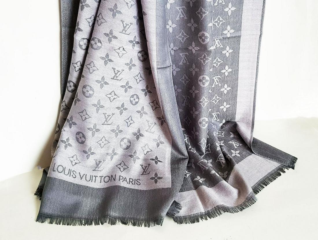 LOUIS VUITTON MONOGRAM DENIM SHAWL SCARF (1 of 16)