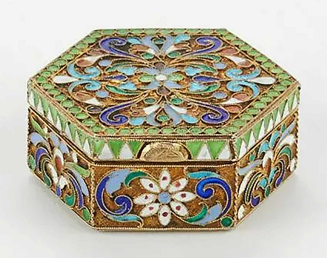 ANTIQUE IMPERIAL RUSSIAN SILVER ENAMELLED BOX (1 of 16)