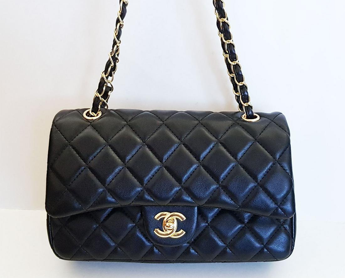 MEDIUM DOUBLE FLAP SHOULDER BAG (1 of 19)