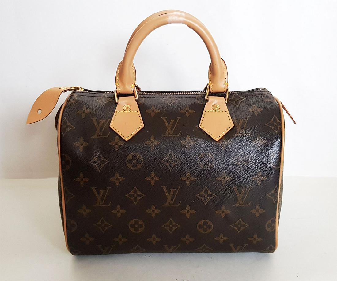 LOUIS VUITTON MONOGRAM SPEEDY 25 USED (1 of 18)