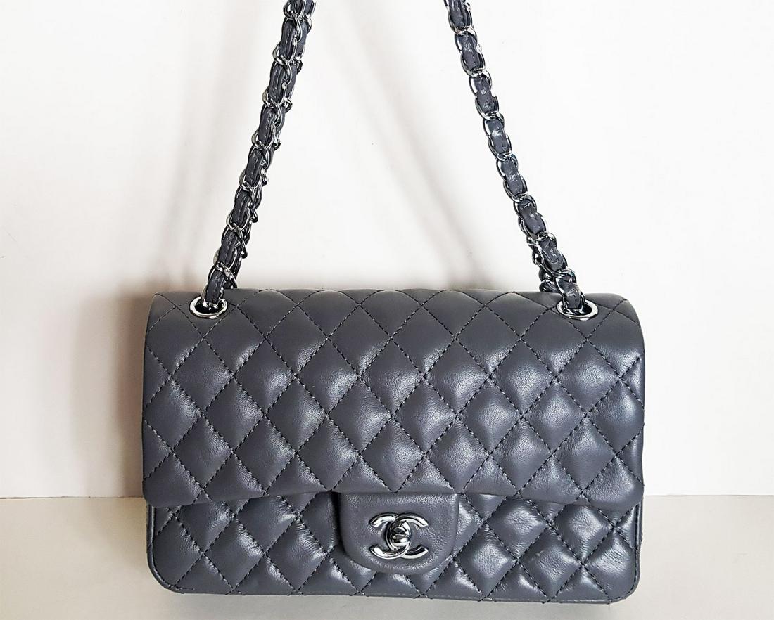 CHANEL GRAY LEATHER MEDIUM BAG (1 of 18)