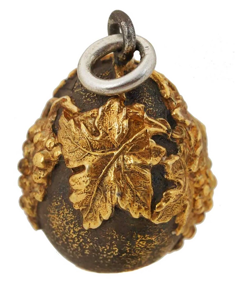 RUSSIAN SILVER EGG PENDANT w. GRAPE LEAVES (1 of 10)