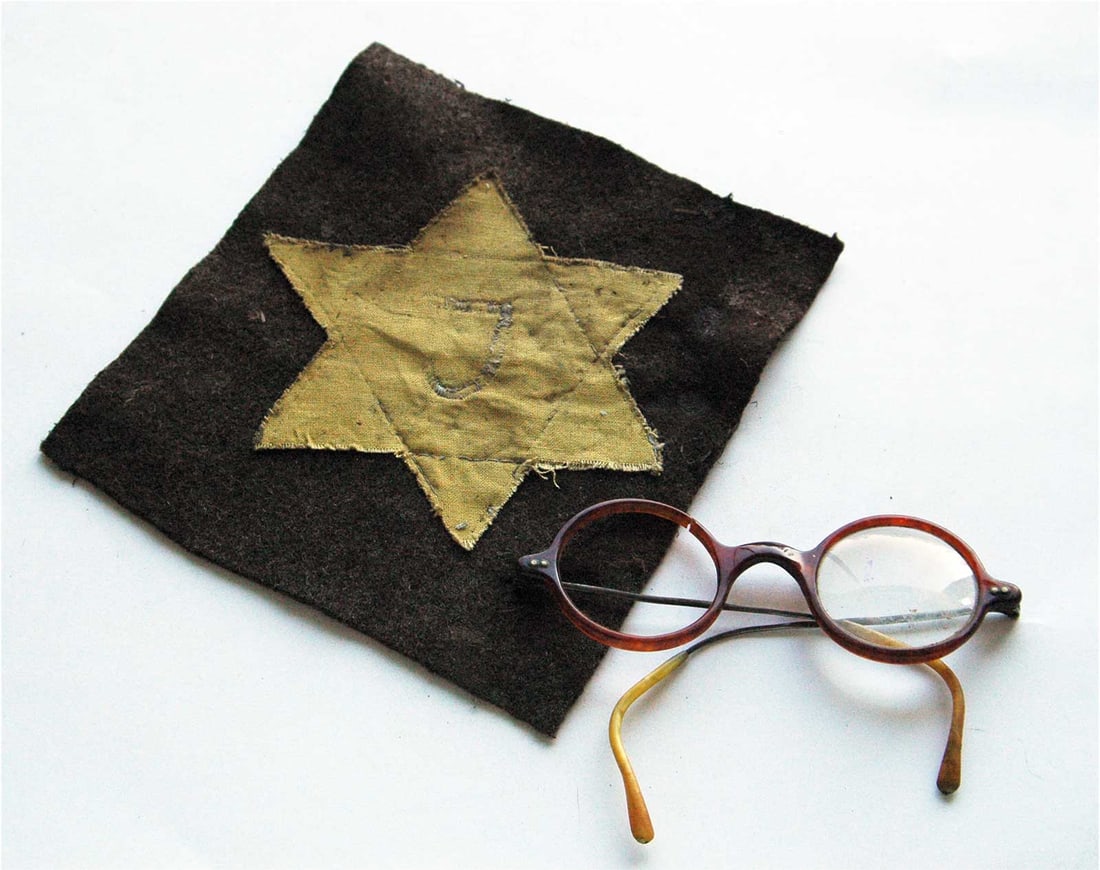 JEWISH WWII GLASSES w. STAR of DAVID: JEWISH WWII GLASSES with STAR of DAVID Jewish WWII glasses with the Star of David. This is a rare item with a significant connection to WWII history. It was obtained from a large, old collection in Eu