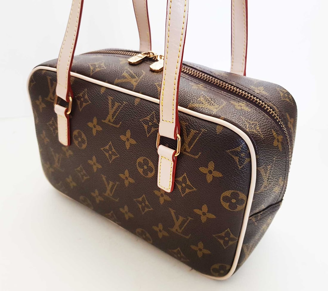 LOUIS WITTON CANVAS WITH MONOGRAM (1 of 17)