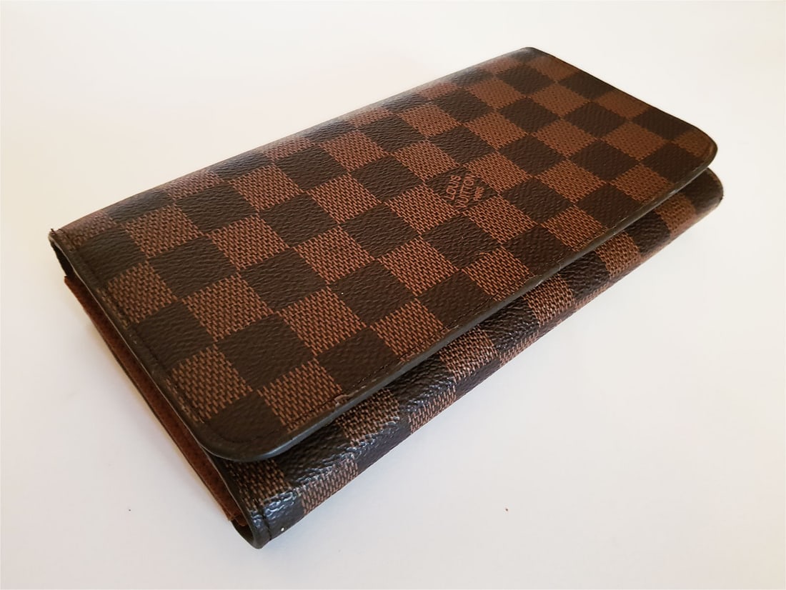 LOUIS VUITTON WALLET (1 of 16)