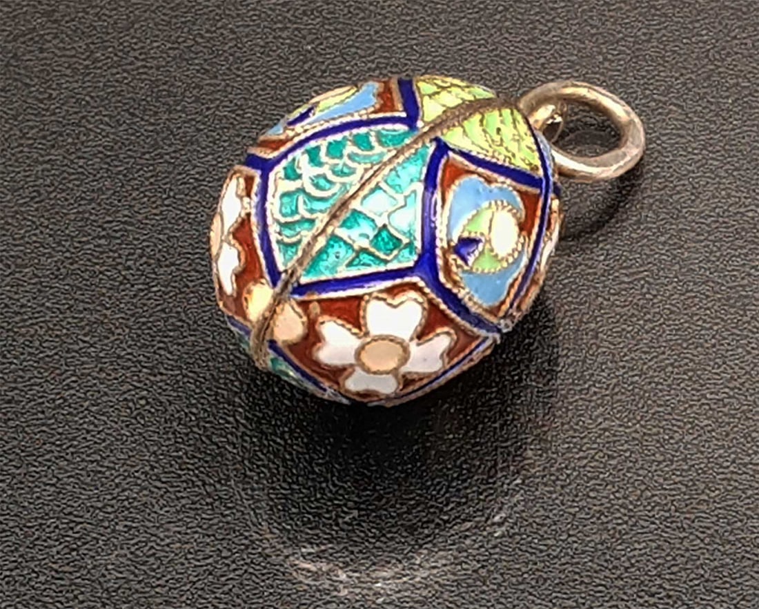 RUSSIAN SILVER ENAMEL EASTER EGG PENDANT (1 of 14)