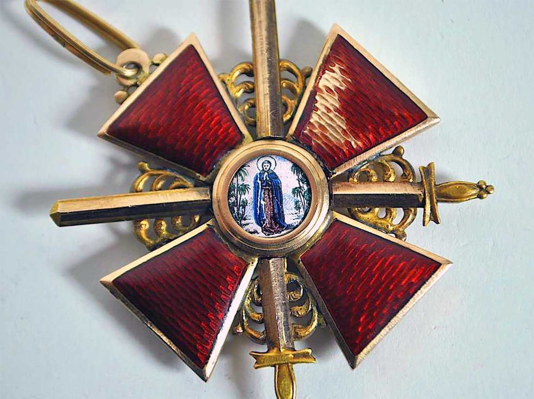FABERGE - RUSSIAN ORDER St. ANNE 2nd CLASS w. SWORDS (1 of 12)