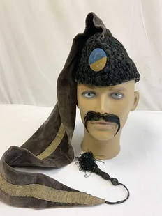 UKRAINIAN NATIONALIST KOLPAK HAT, 1919 CIVIL WAR: EXTREMELY RARE RUSSIAN CIVIL WAR UKRAINIAN NATIONALIST HAT KOLPAK with BADGE, 1919 Russian Civil War Ukrainian nationalist kolpak hat from 1919. This hat was worn by the 'Black Strelszi' regiment of t