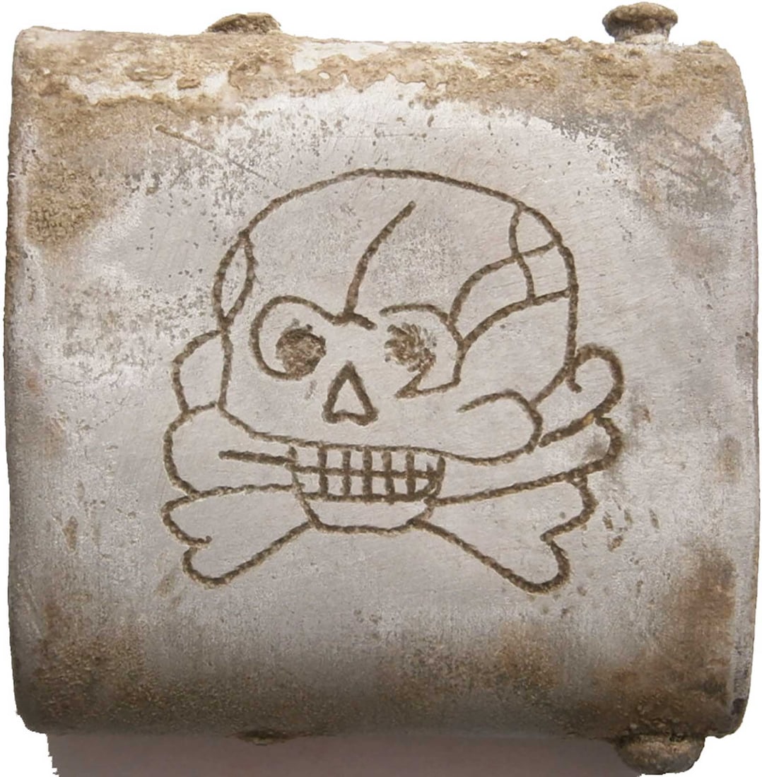 GERMAN WWII BELT BUCKLE fr. SPECIAL TROOP: RARE GERMAN WWII BELT BUCKLE from SPECIAL TROOP, STOSSTRUPP German WWII belt buckle from the special troop, Stosstrupp. This is a rare item and a piece of trench art. CONDITION: Very good condition fo