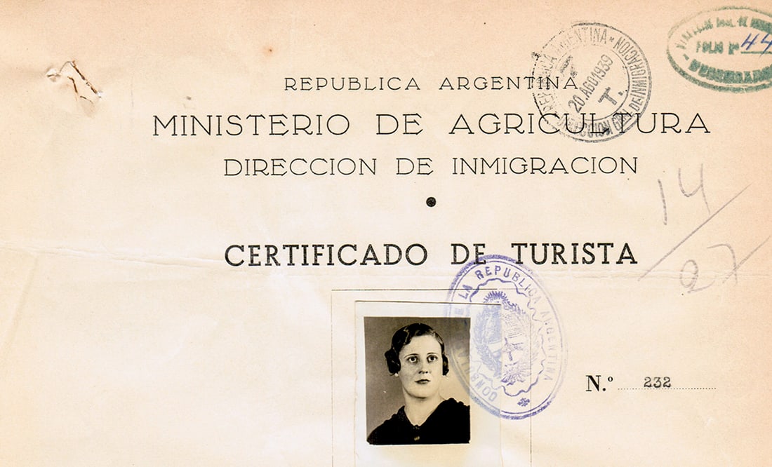 GERMAN WWII VISA IMMIGRATION to ARGENTINA, 1939: GERMAN WWII VISA IMMIGRATION to ARGENTINA, 1939 In 1939, during the German invasion of Poland at the outbreak of World War II, many Polish Jews fled to Argentina from the Warsaw Ghetto. This document 