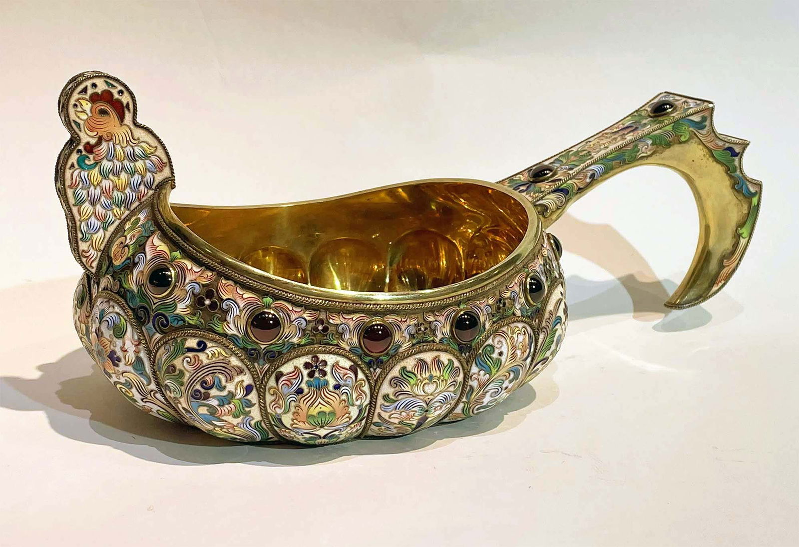 LARGE RUSSIAN SILVER & SHADED KOVSH, 20 ARTEL (1 of 20)