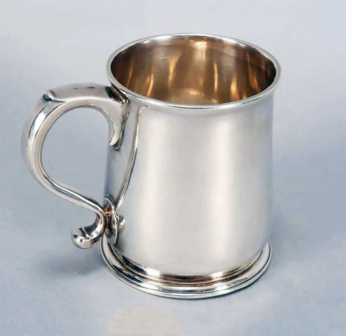 ANTIQUE GEORGE I SILVER TANKARD, 1726 (1 of 10)
