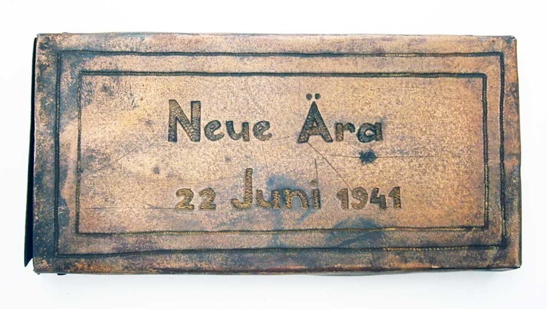 GERMAN WWII CIGARETTE CASE, NEUE ARA, 1941 (1 of 11)