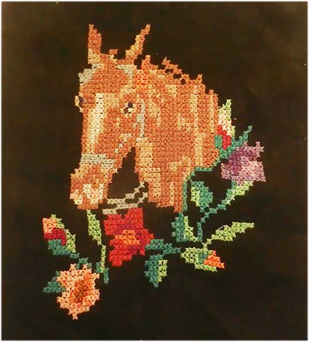 EMBROIDERY HORSE, HUNTING THEME fr. GERMANY: EMBROIDERY HORSE, HUNTING THEME from HUNTING CLUB in GERMANY, 1945 Embroidery featuring a horse with a hunting theme from a hunting club in Germany, dating back to 1945. CONDITION: The item is in very