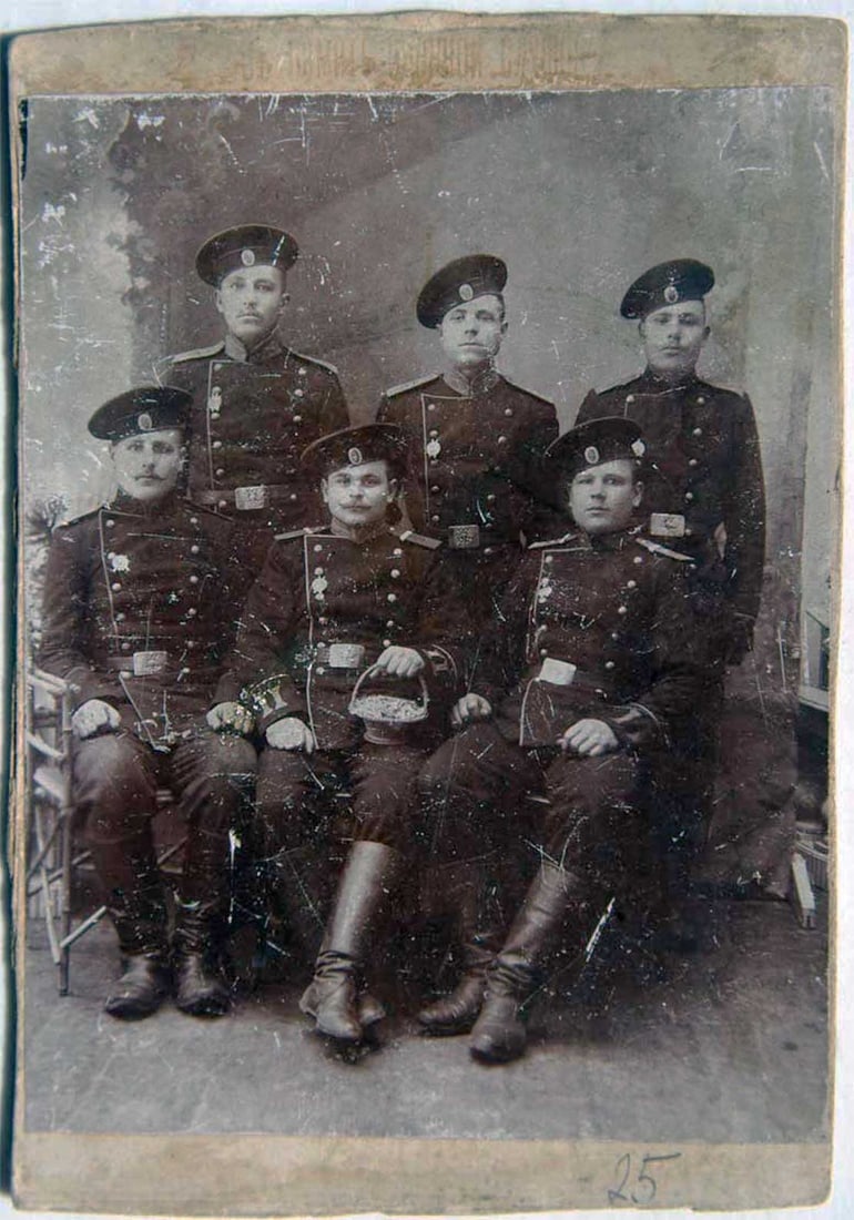 RUSSIAN IMPERIAL PHOTO w. REGIMENTAL BADGES (1 of 8)
