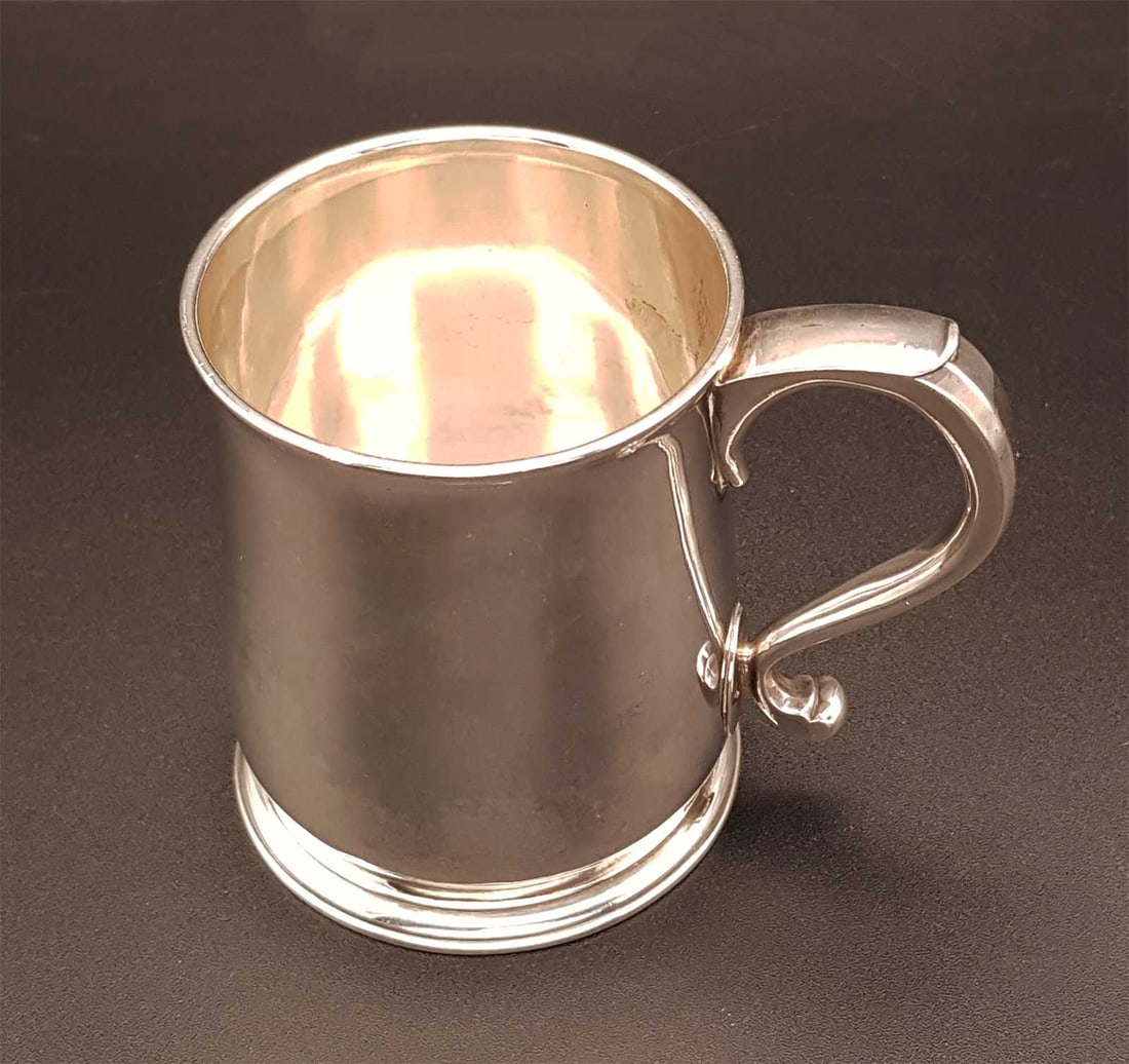 EXTREMELY RARE GEORGE I SILVER TANKARD, 1726 (1 of 11)