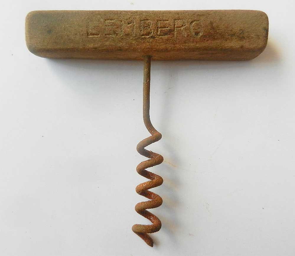 GERMAN WWII CORKSCREW, POLAND 1941-1944: GERMAN WWII CORKSCREW, LEMBERG, POLAND - UKRAINE 1941-1944 Although very old, this item is still functional. It bears the inscription 'LEMBERG', which was the name given by the German regime for the c