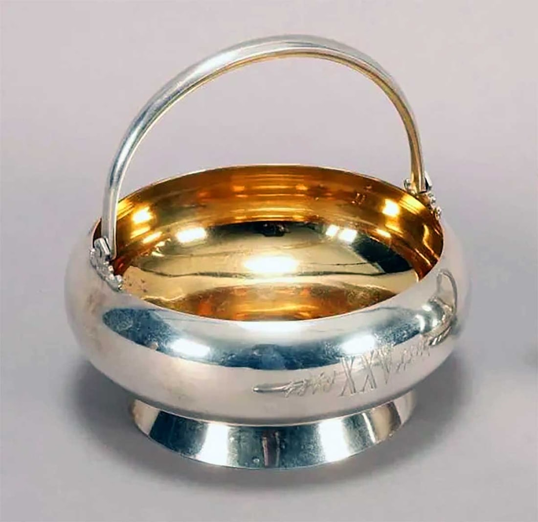 FABERGÉ - RUSSIAN SILVER HANDLED CANDY DISH, 1893 (1 of 12)