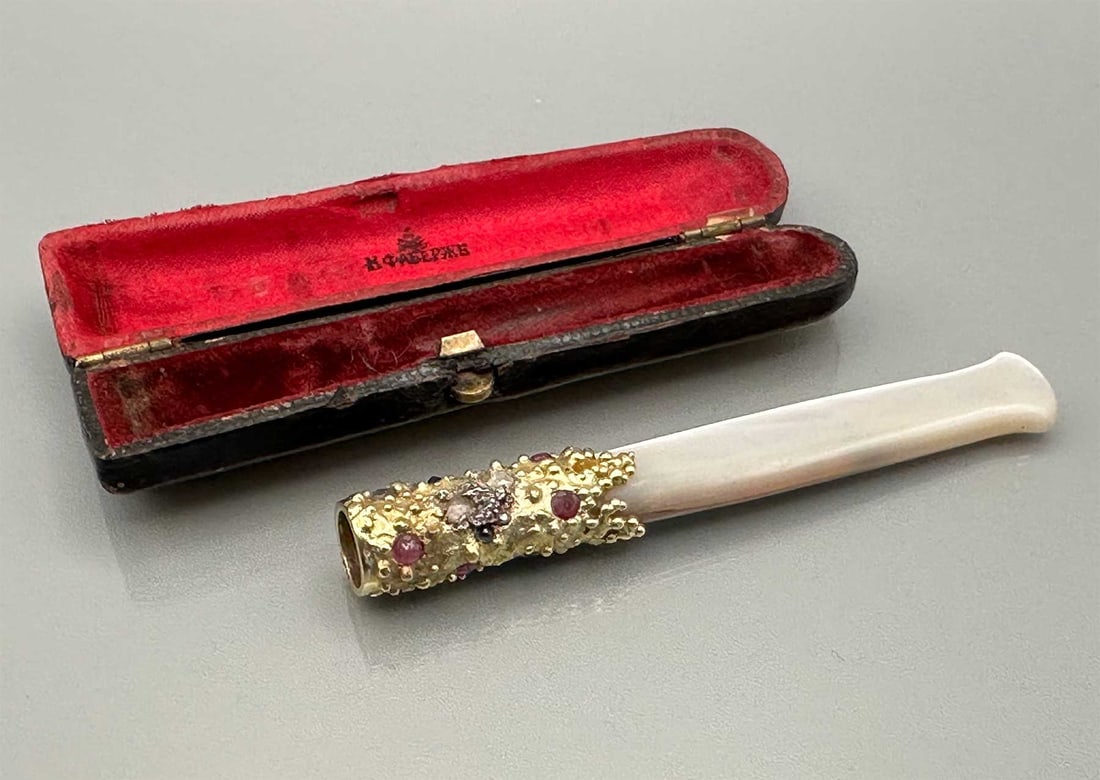 FABERGÉ - GOLD & GEMS SAMORODOK CIGARETTE HOLDER (1 of 19)