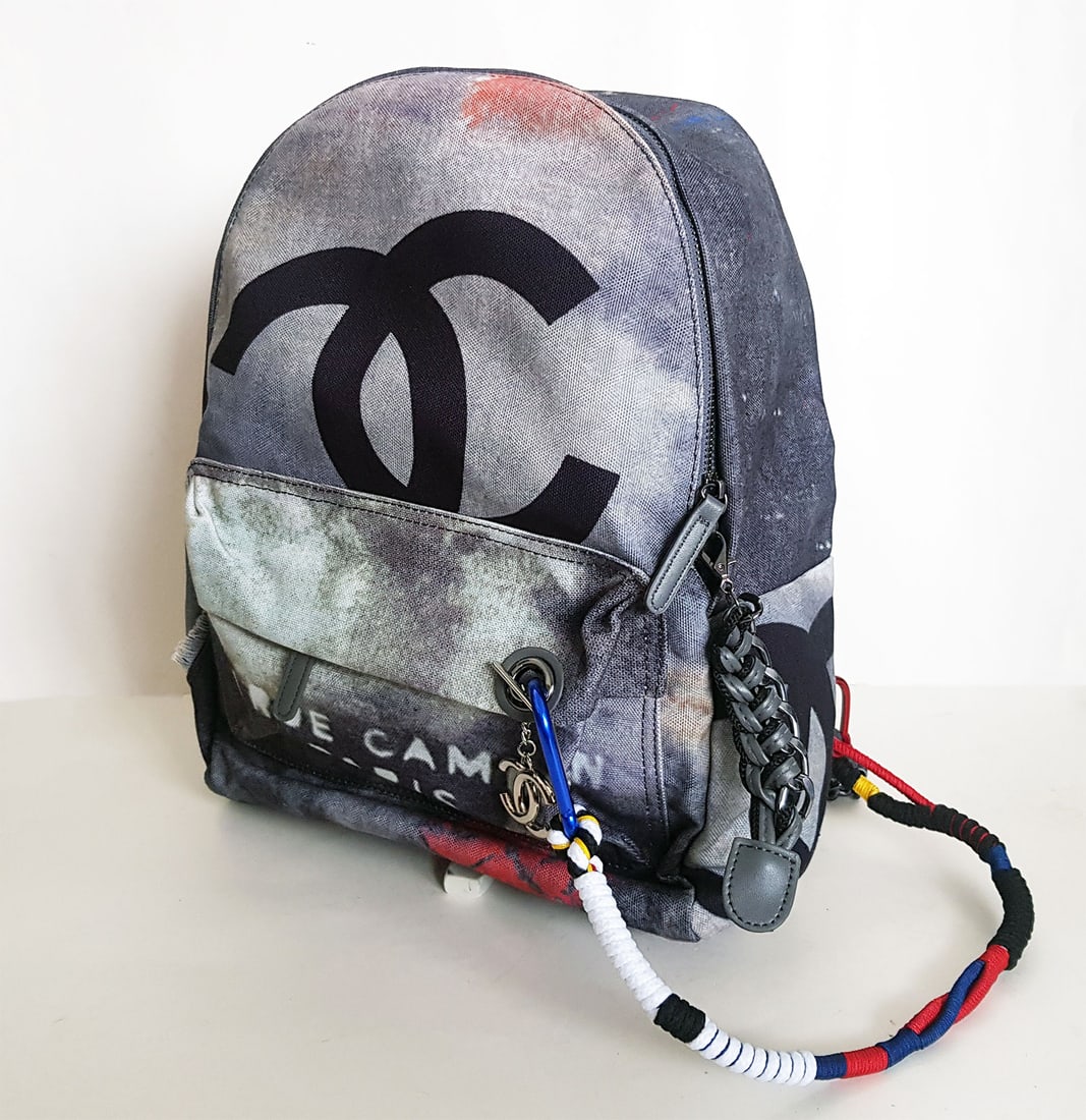 CHANEL GRAFFITI BACKPACK GREY (1 of 20)