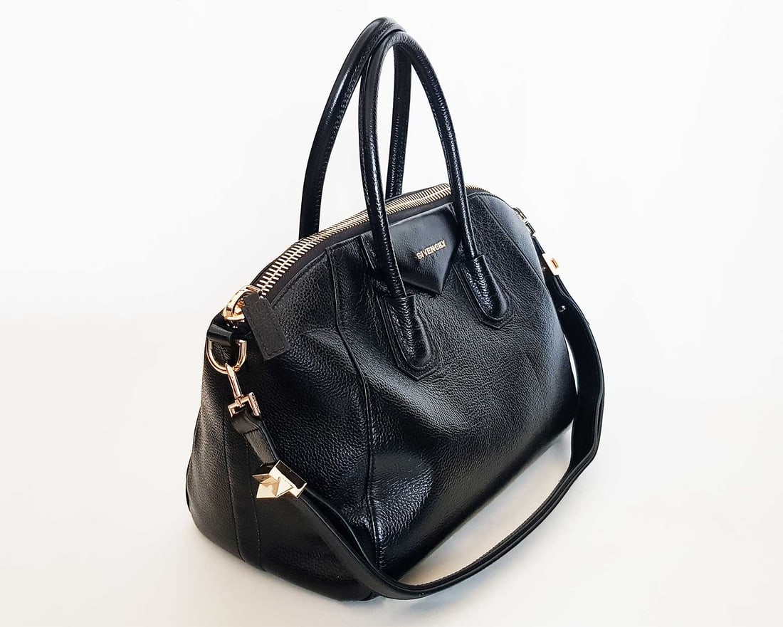 GIVENCHY ANTIGONA BAG BLACK GRAINED LEATHER (1 of 16)